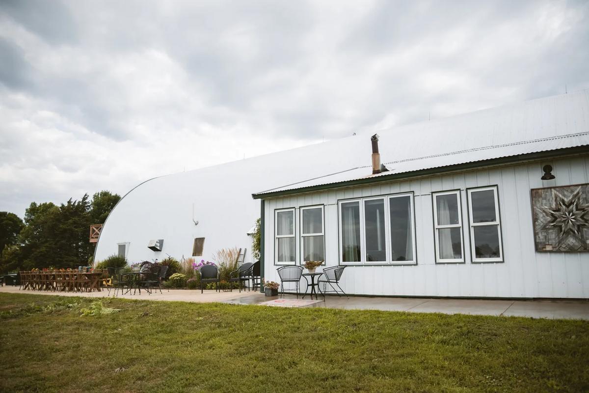 Molitor Milk House Stay – Feathered Acres Farm, Belgrade MN
