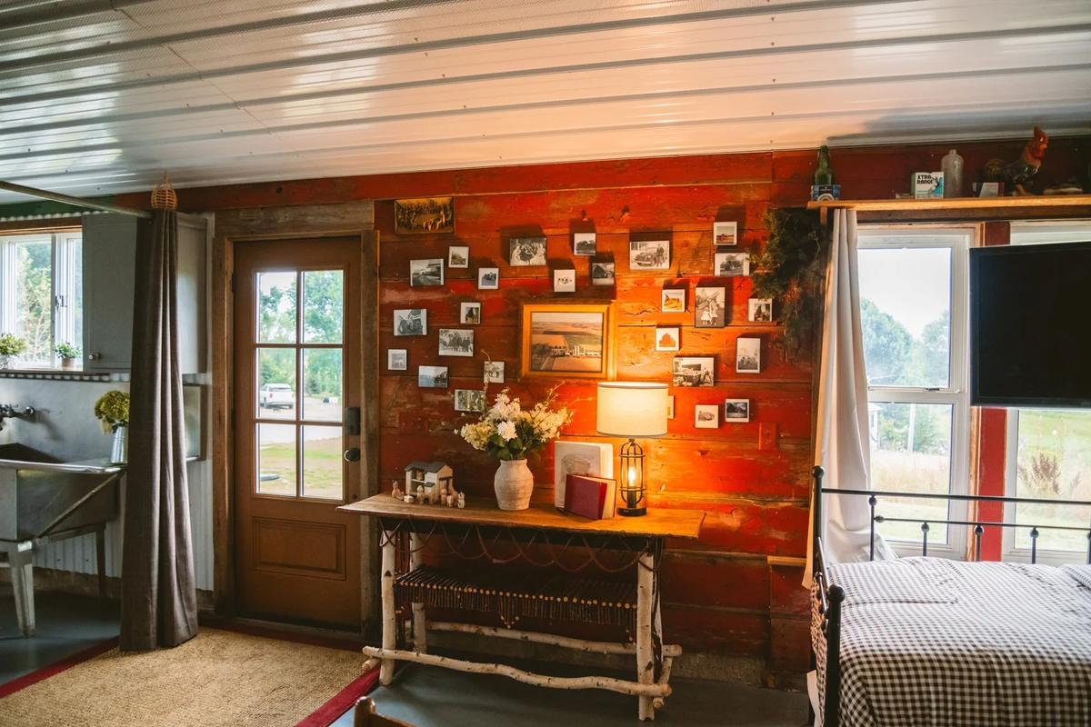 Molitor Milk House Stay – Feathered Acres Farm, Belgrade MN