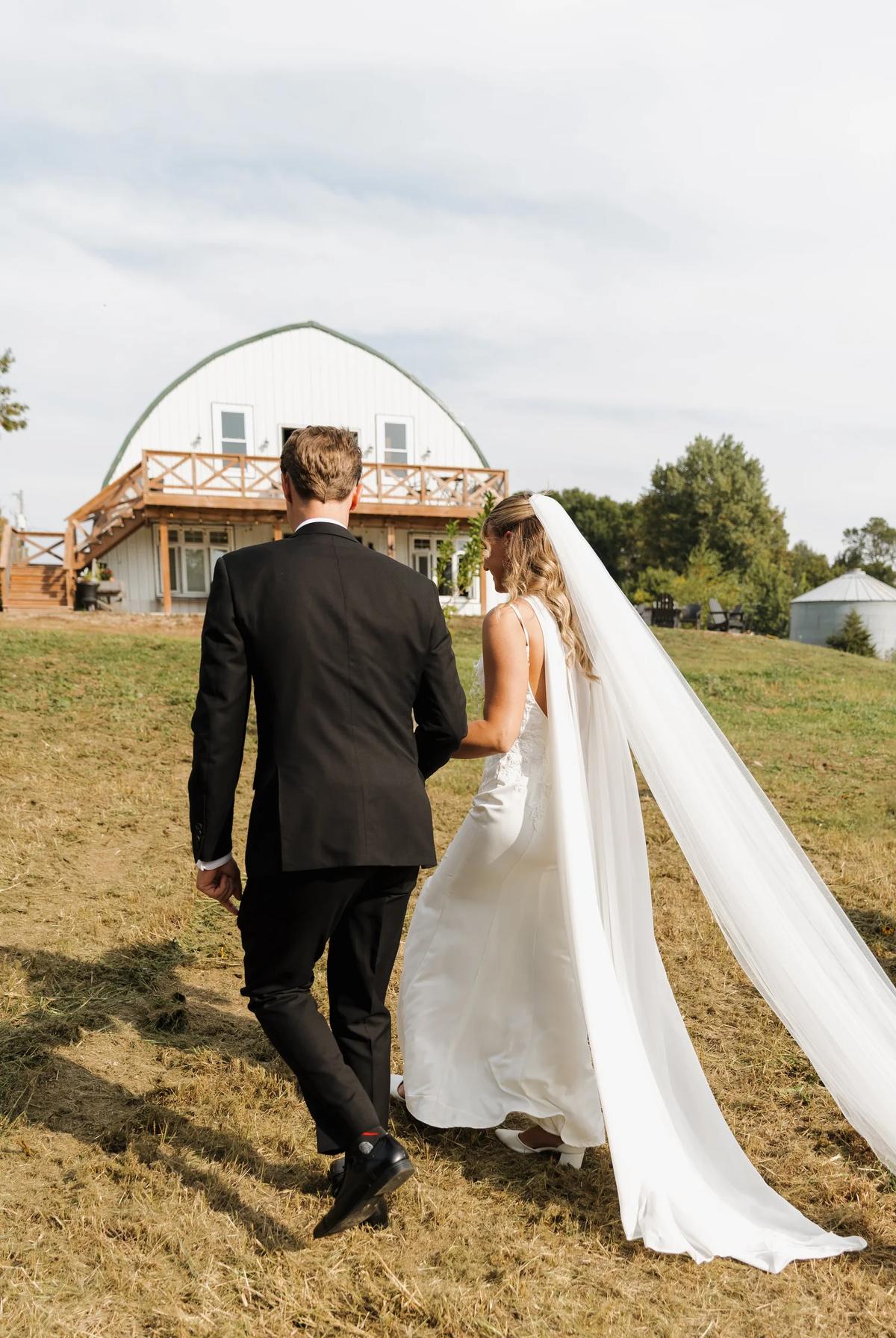 Weddings – Feathered Acres Farm, Belgrade MN