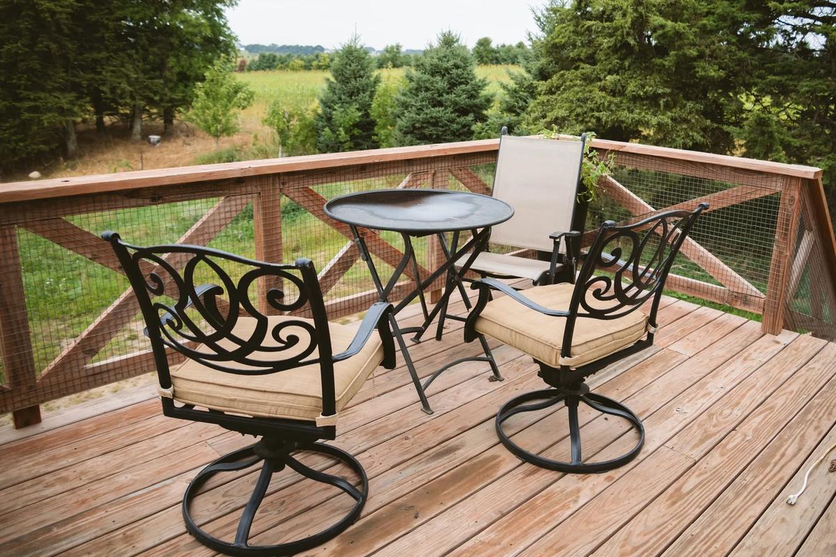 Farm Stay Event Center – Feathered Acres Farm, Belgrade MN