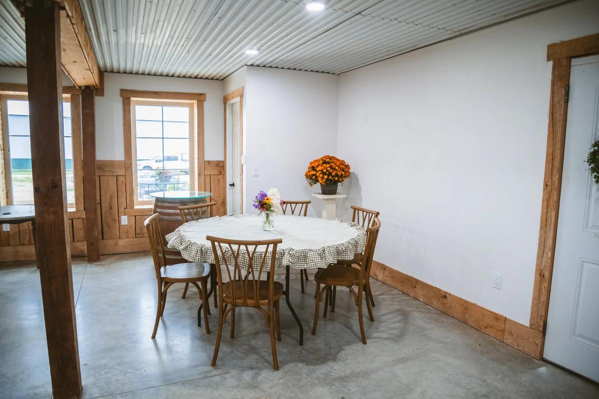 Farm Stay Event Center – Feathered Acres Farm, Belgrade MN