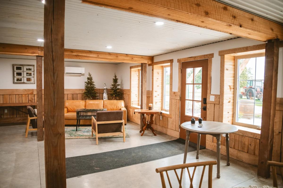 Farm Stay Event Center – Feathered Acres Farm, Belgrade MN