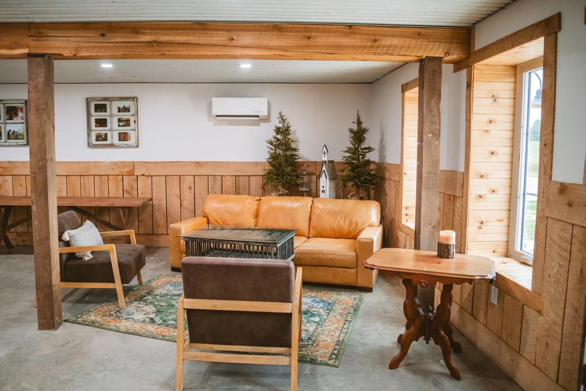 Farm Stay Event Center – Feathered Acres Farm, Belgrade MN