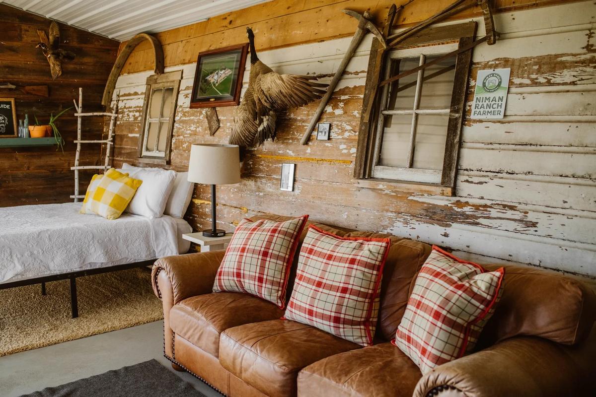 Molitor Milk House Stay – Feathered Acres Farm, Belgrade MN