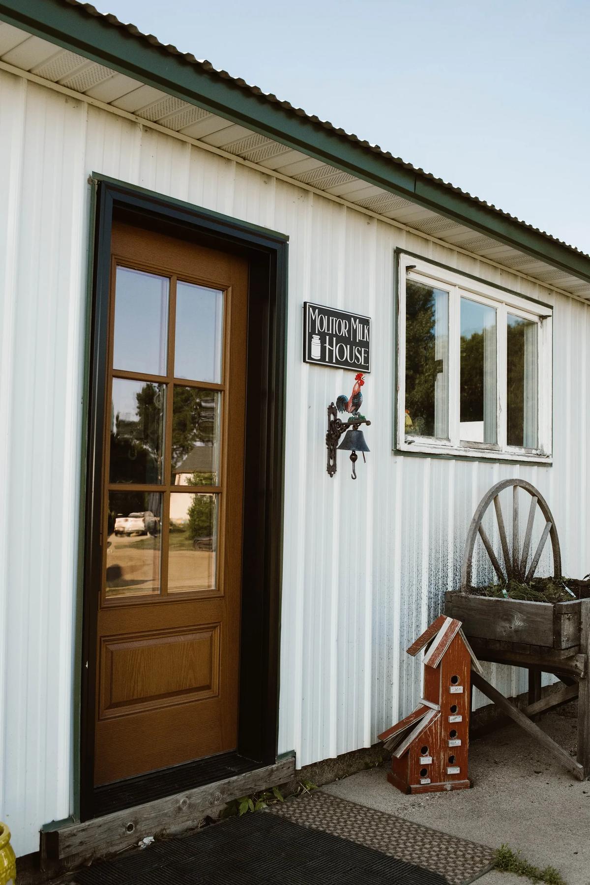Molitor Milk House Stay – Feathered Acres Farm, Belgrade MN