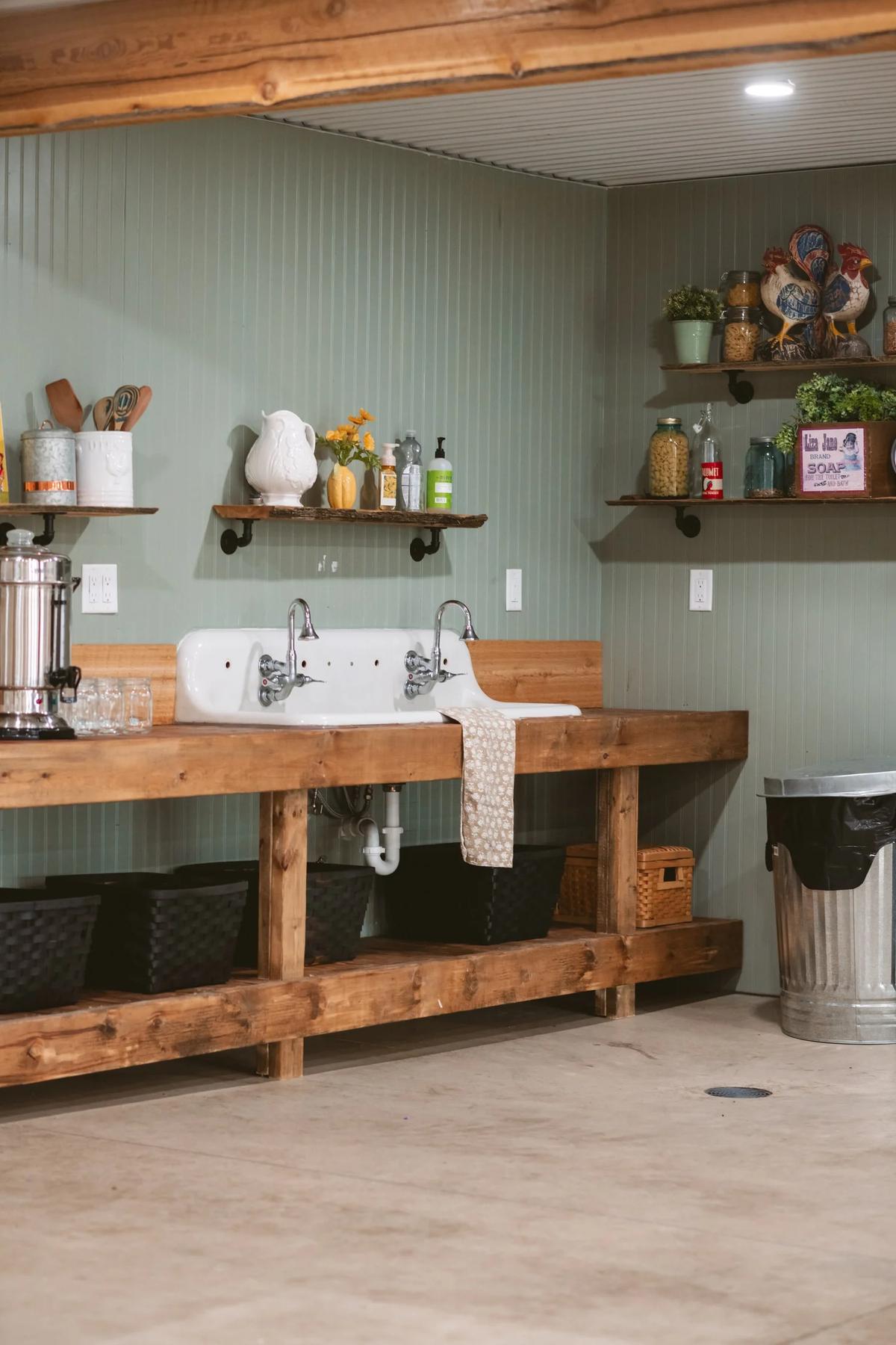 Farm Stay Event Center – Feathered Acres Farm, Belgrade MN