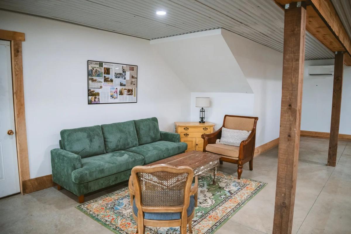 Farm Stay Event Center – Feathered Acres Farm, Belgrade MN