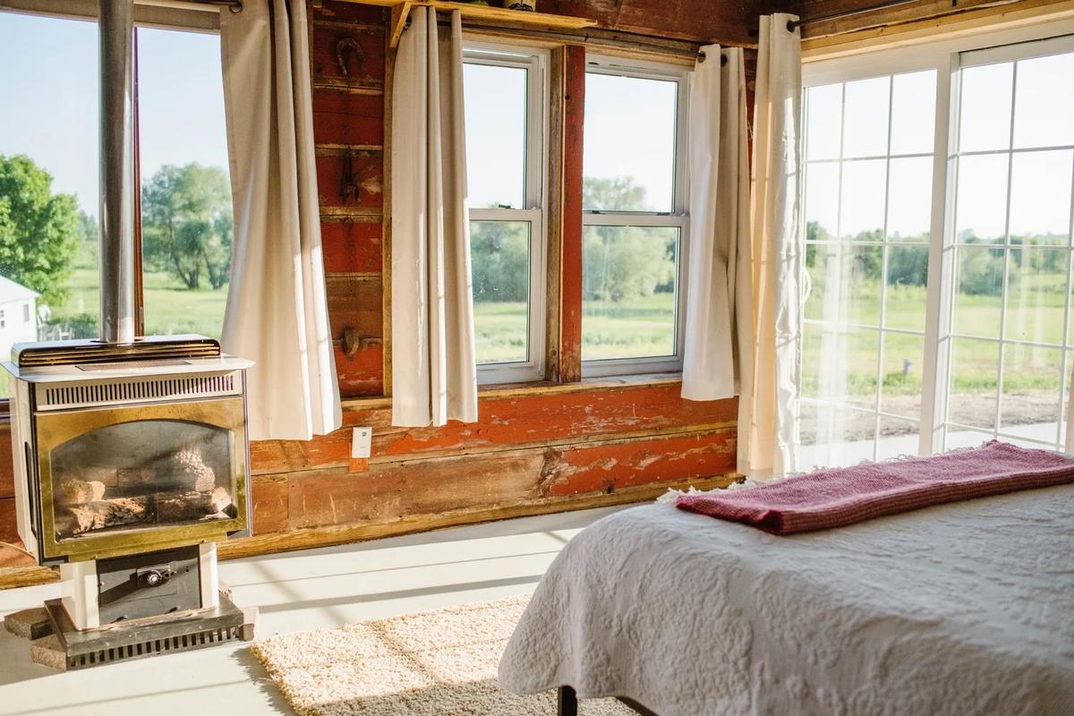 Molitor Milk House Stay – Feathered Acres Farm, Belgrade MN