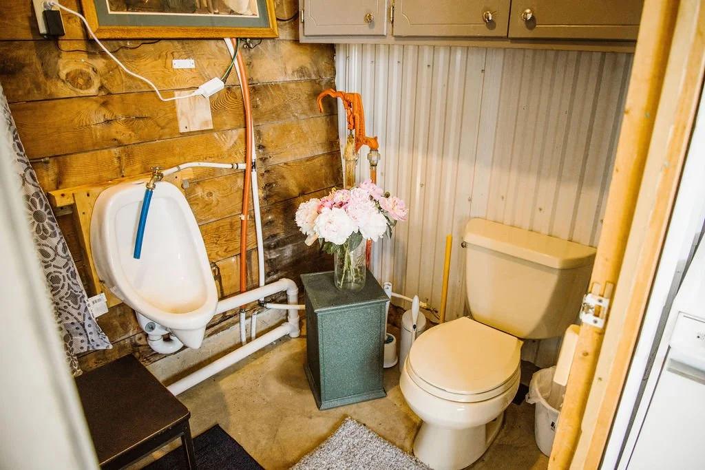 Molitor Milk House Stay – Feathered Acres Farm, Belgrade MN