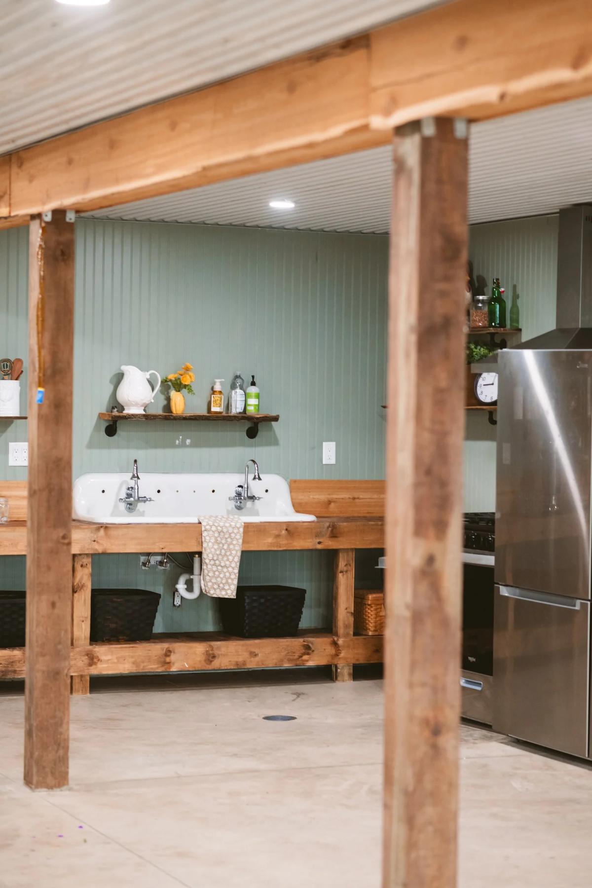 Farm Stay Event Center – Feathered Acres Farm, Belgrade MN