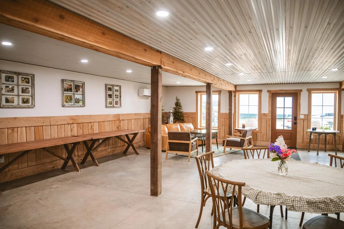 Farm Stay Event Center – Feathered Acres Farm, Belgrade MN