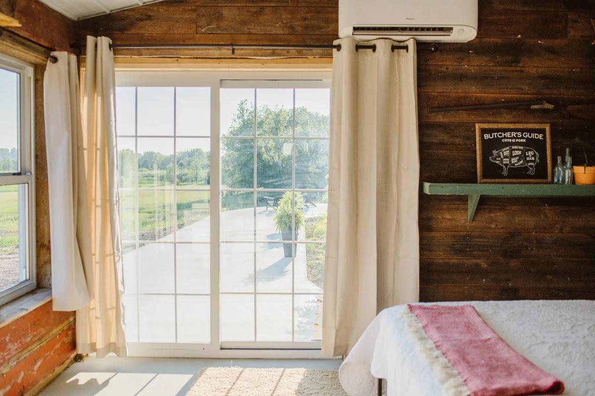 Molitor Milk House Stay – Feathered Acres Farm, Belgrade MN