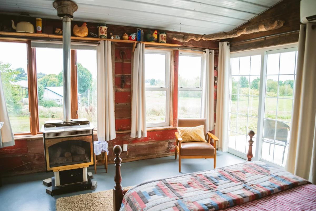Molitor Milk House Stay – Feathered Acres Farm, Belgrade MN