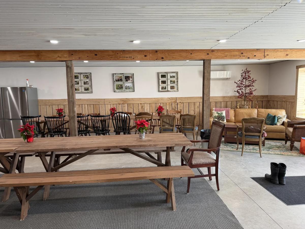 Farm Stay Event Center – Feathered Acres Farm, Belgrade MN