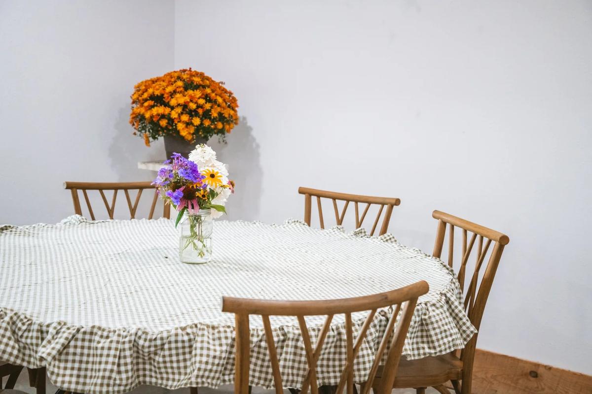 Farm Stay Event Center – Feathered Acres Farm, Belgrade MN